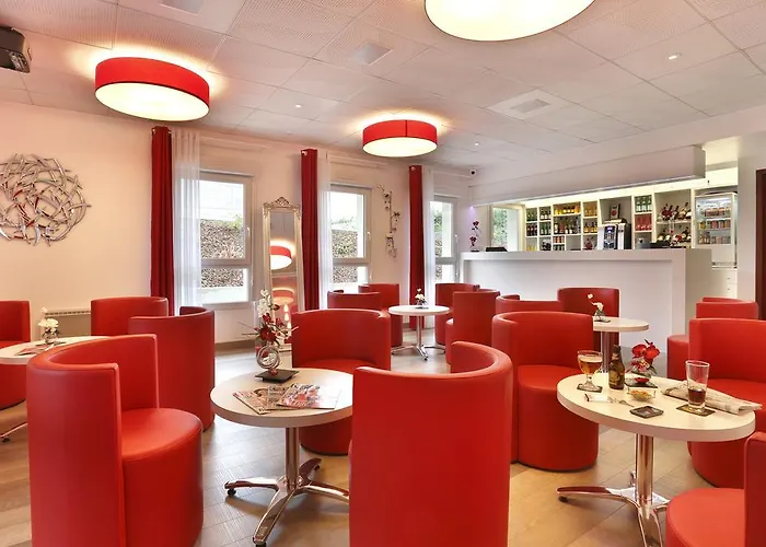 The Originals City, Loval, 布雷斯特