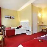 Hotel The Originals City, Loval, Brest
