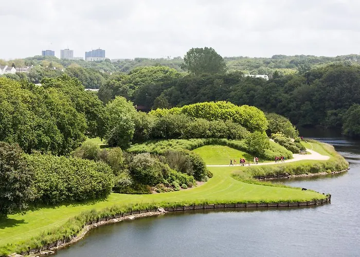 The Originals City, Loval, Ξενοδοχείο